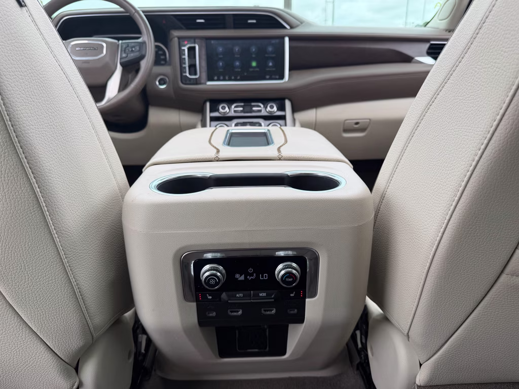 2021 White Frost Tricoat GMC Yukon Denali RWD SUV