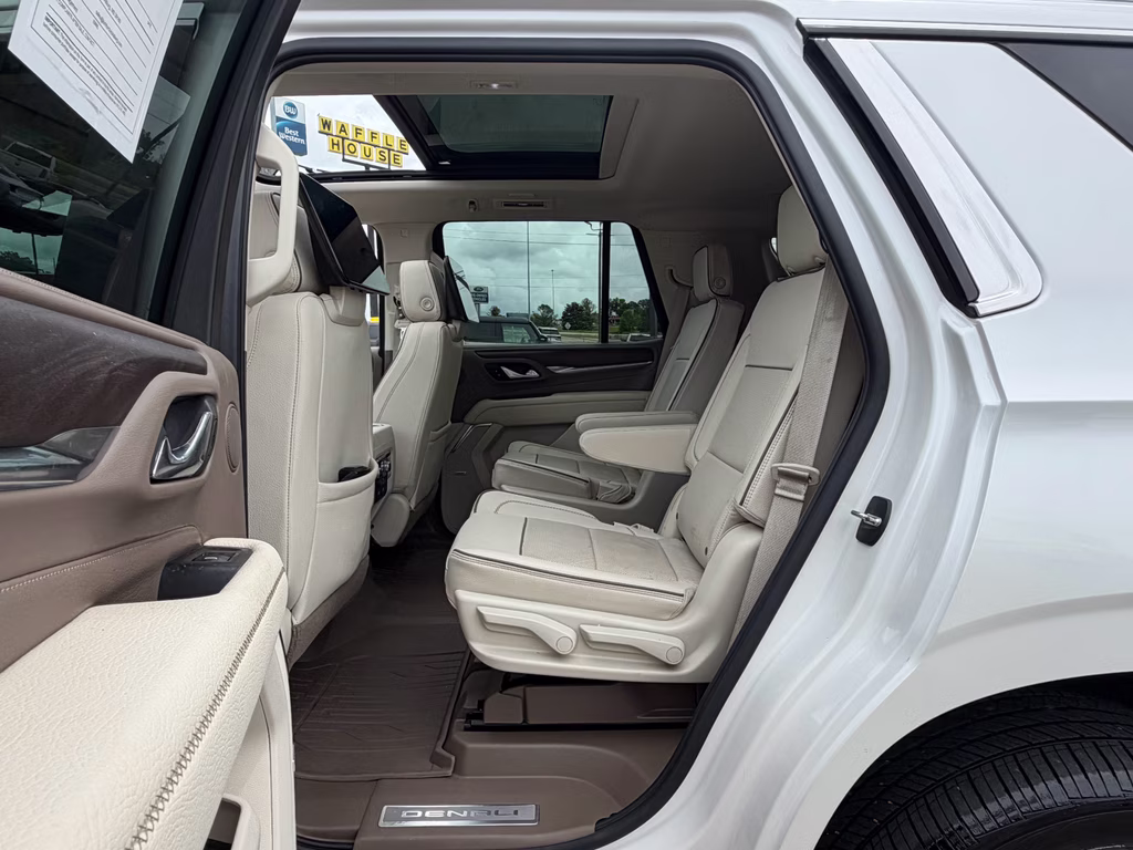2021 White Frost Tricoat GMC Yukon Denali RWD SUV