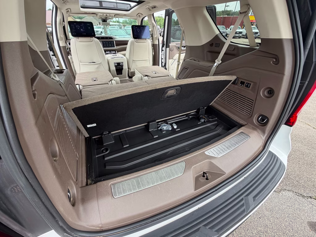 2021 White Frost Tricoat GMC Yukon Denali RWD SUV