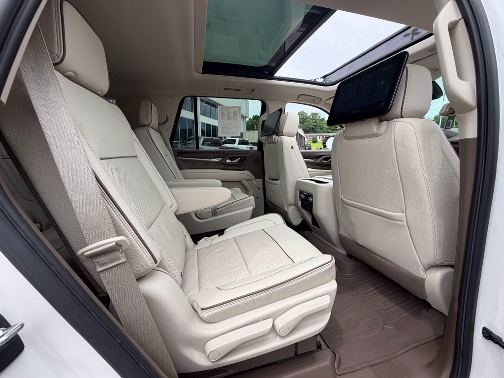 2021 White Frost Tricoat GMC Yukon Denali RWD SUV