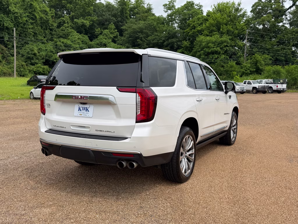 2021 White Frost Tricoat GMC Yukon Denali RWD SUV