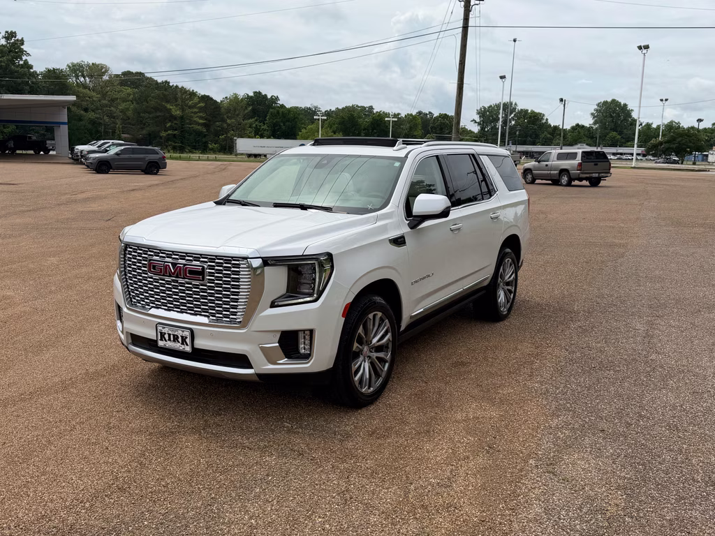 2021 White Frost Tricoat GMC Yukon Denali RWD SUV