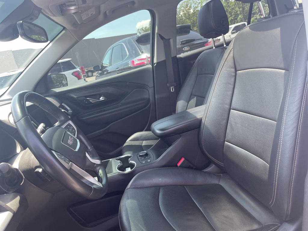 2021 Summit White GMC Terrain SLT FWD SUV