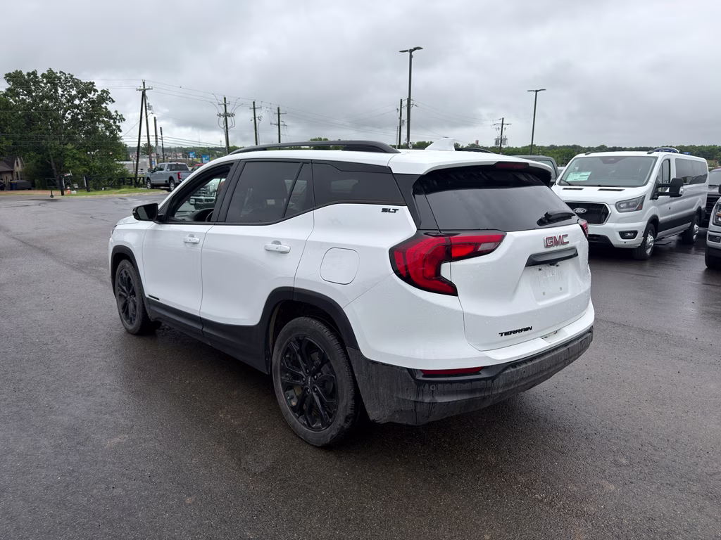 2021 Summit White GMC Terrain SLT FWD SUV
