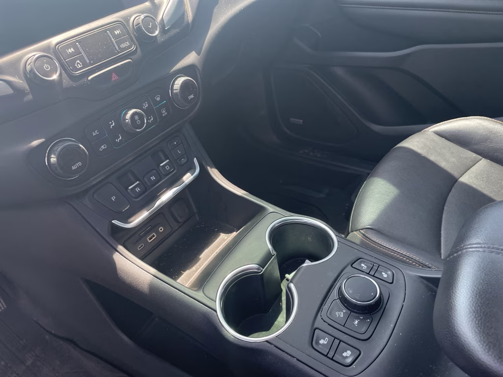 2021 Summit White GMC Terrain SLT FWD SUV