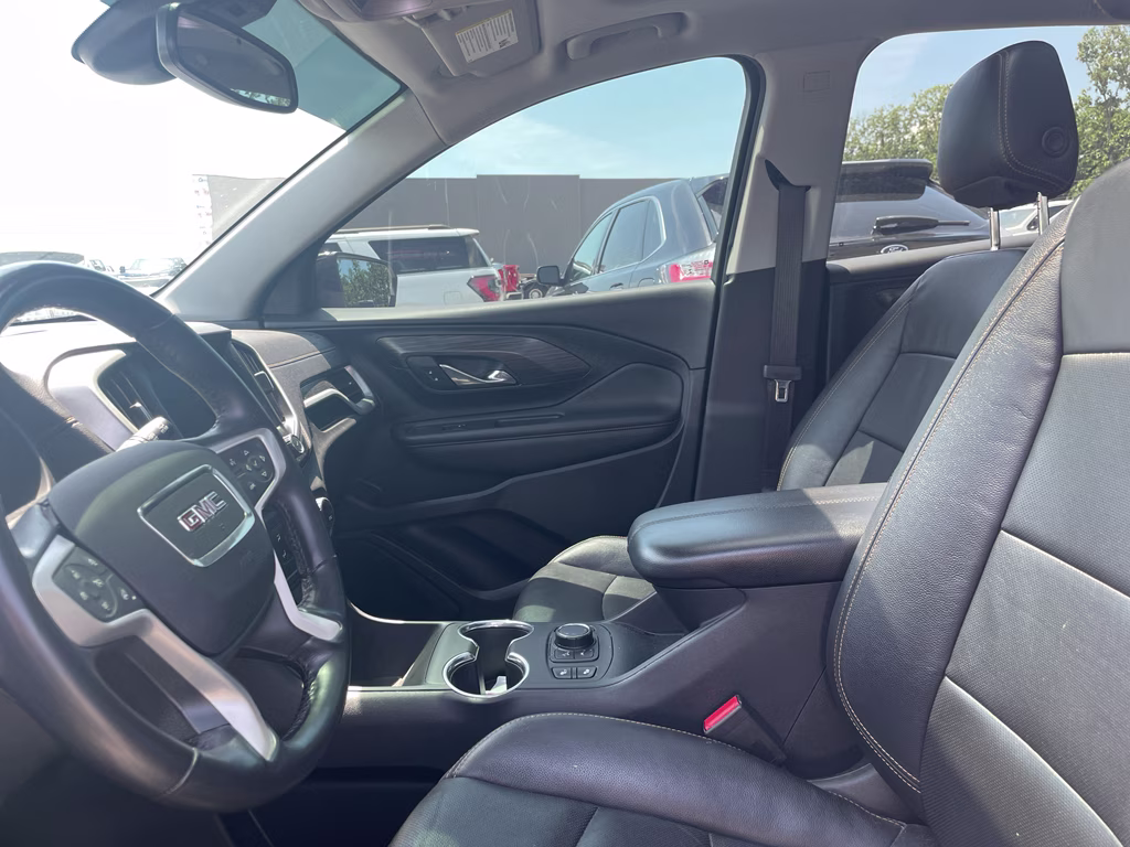 2021 Summit White GMC Terrain SLT FWD SUV