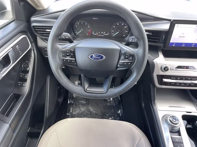 2021 Oxford White Ford Explorer Base RWD SUV