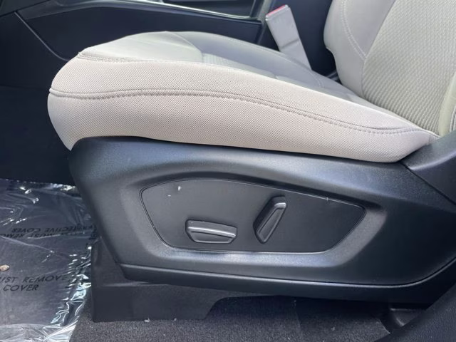 2021 Oxford White Ford Explorer Base RWD SUV