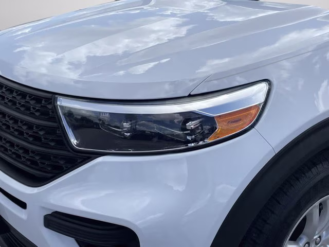 2021 Oxford White Ford Explorer Base RWD SUV