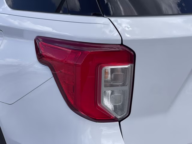 2021 Oxford White Ford Explorer Base RWD SUV