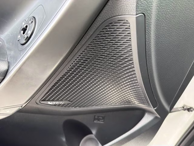 2017 Monaco White Hyundai Santa Fe SE Ultimate FWD SUV