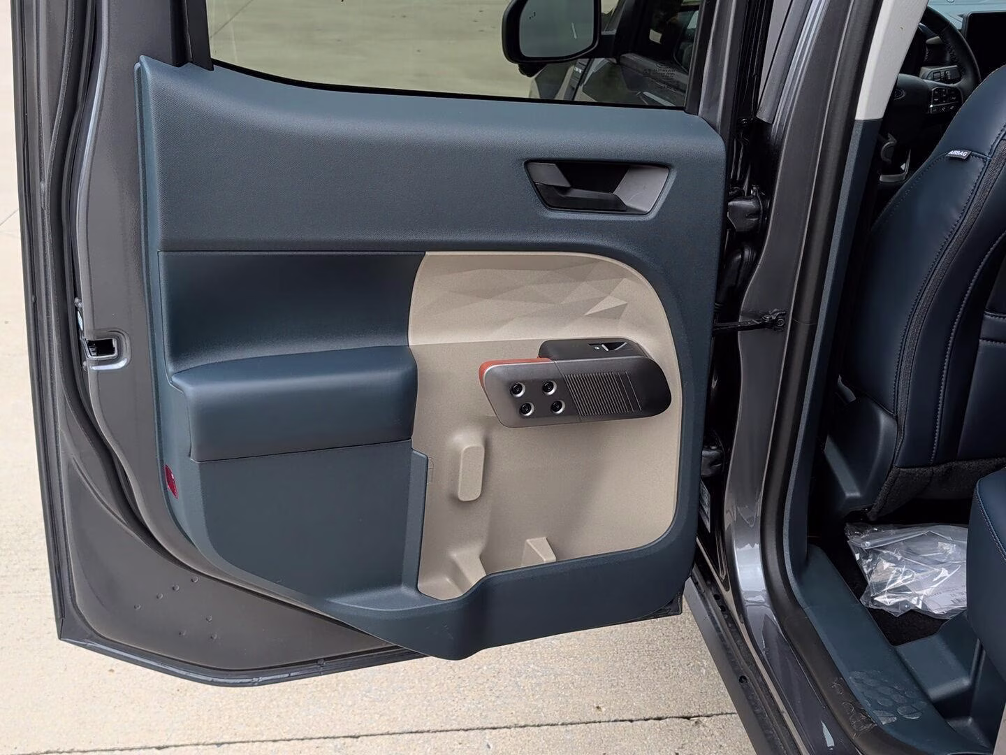 2026 Carbonized Gray Metallic Ford Maverick LARIAT AWD Truck