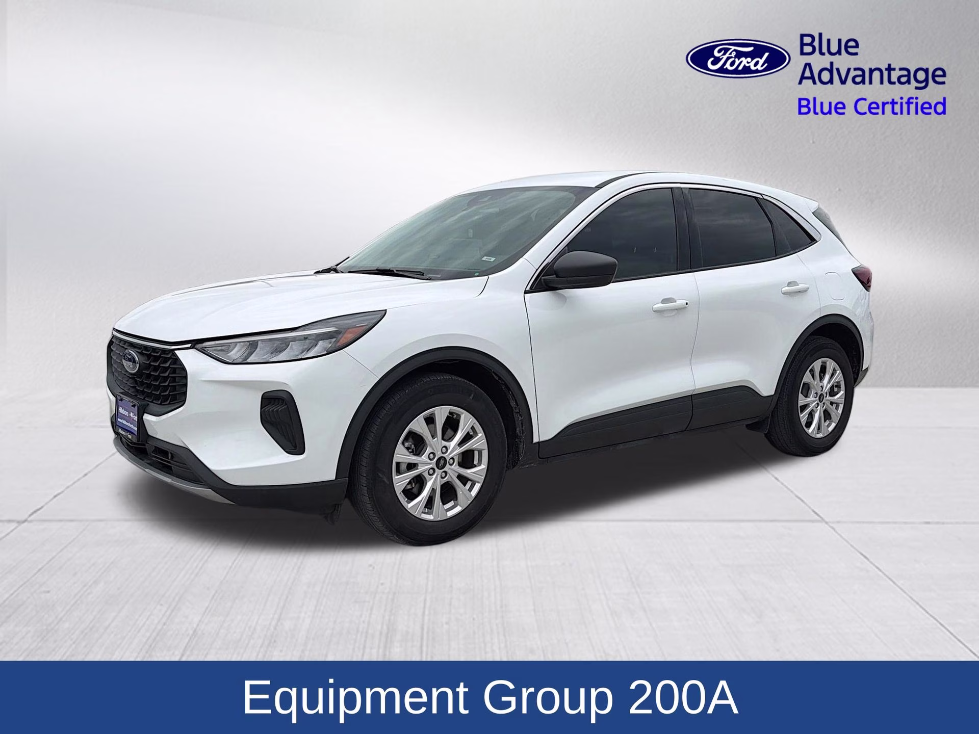 2024 Oxford White Ford Escape Active FWD SUV
