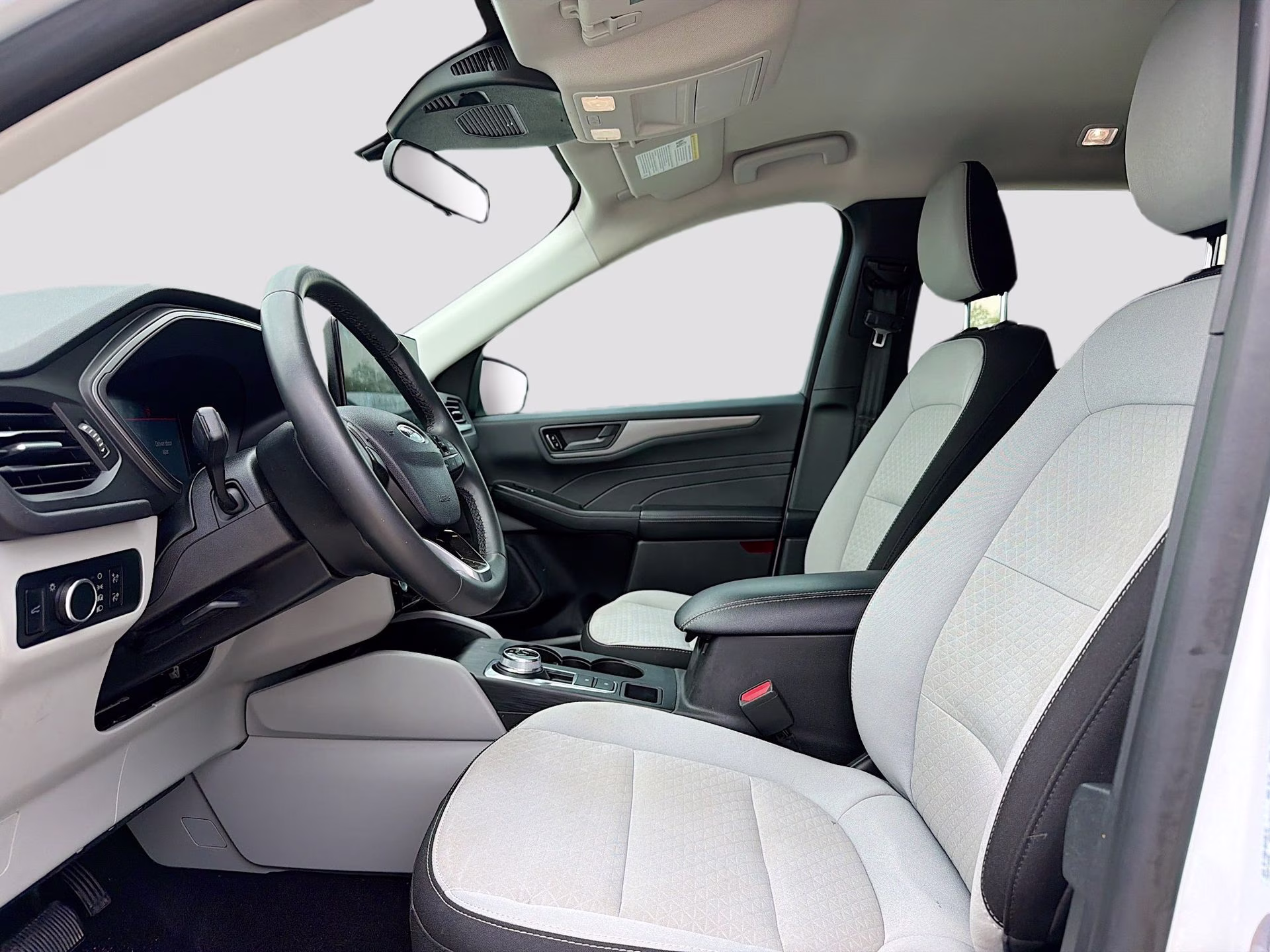 2024 Oxford White Ford Escape Active FWD SUV