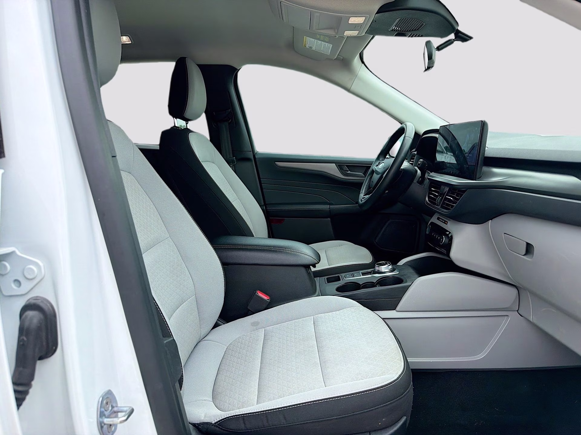 2024 Oxford White Ford Escape Active FWD SUV