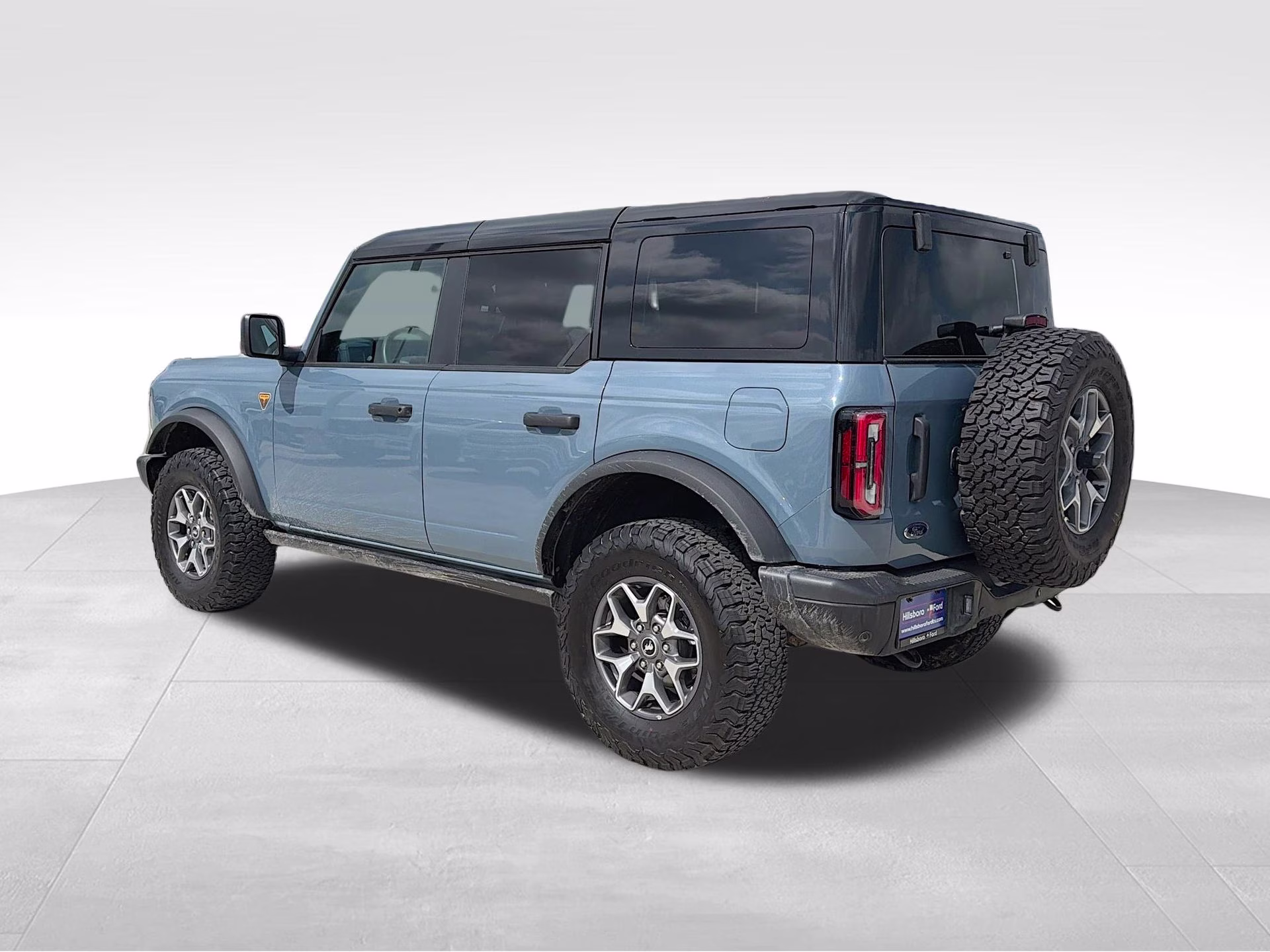 2025 Azure Gray Metallic Tri-Coat Ford Bronco Badlands 4X4 SUV