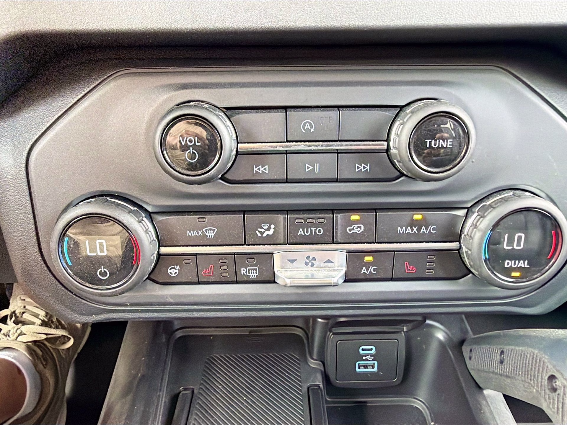 2025 Azure Gray Metallic Tri-Coat Ford Bronco Badlands 4X4 SUV