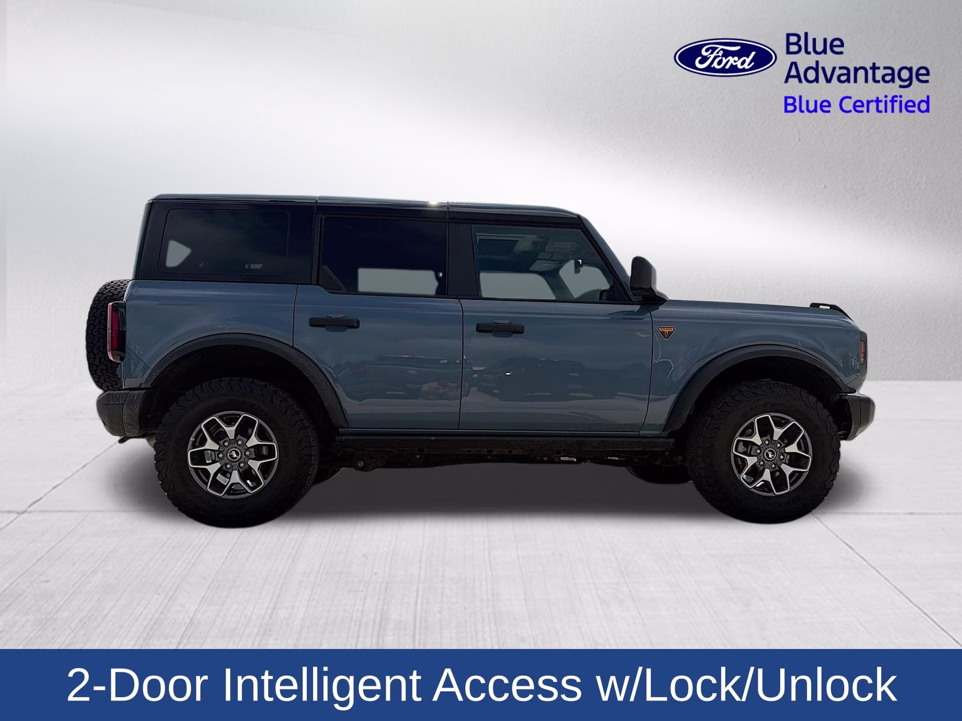 2025 Azure Gray Metallic Tri-Coat Ford Bronco Badlands 4X4 SUV
