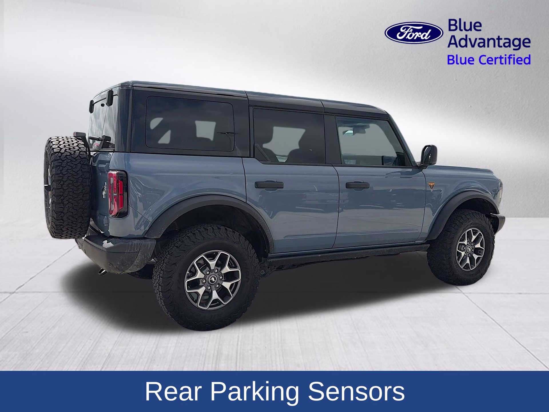 2025 Azure Gray Metallic Tri-Coat Ford Bronco Badlands 4X4 SUV