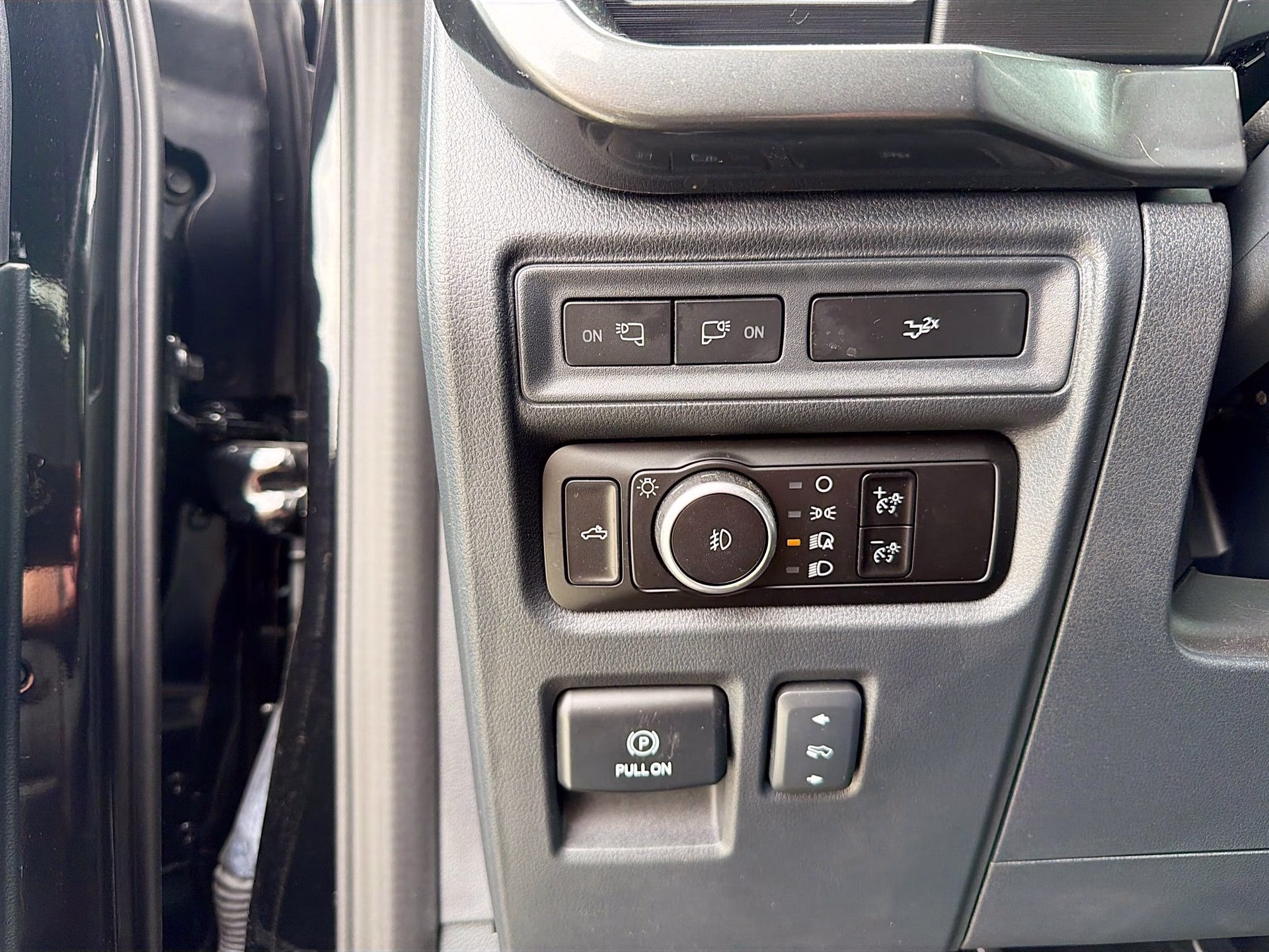 2023 Agate Black Metallic Ford F-150 XLT 4X4 Truck