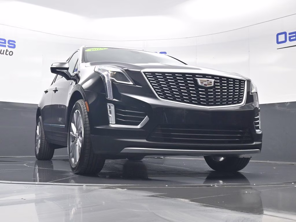 2024 Stellar Black Metallic Cadillac XT5 Premium Luxury AWD SUV