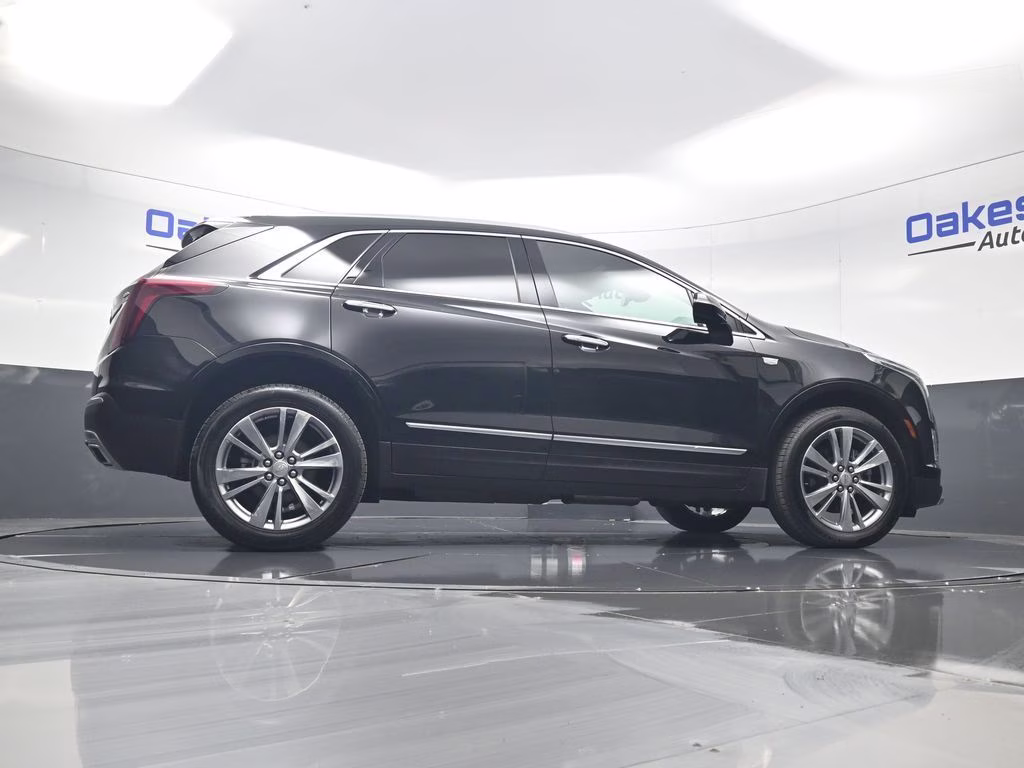 2024 Stellar Black Metallic Cadillac XT5 Premium Luxury AWD SUV