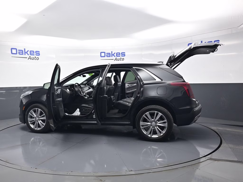 2024 Stellar Black Metallic Cadillac XT5 Premium Luxury AWD SUV