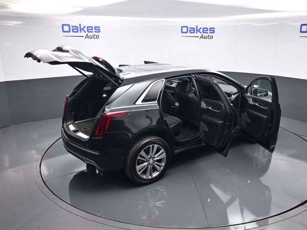 2024 Stellar Black Metallic Cadillac XT5 Premium Luxury AWD SUV