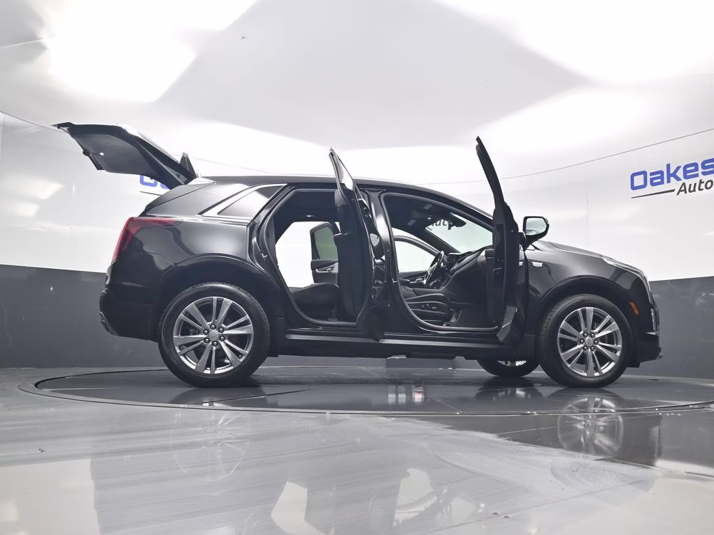 2024 Stellar Black Metallic Cadillac XT5 Premium Luxury AWD SUV
