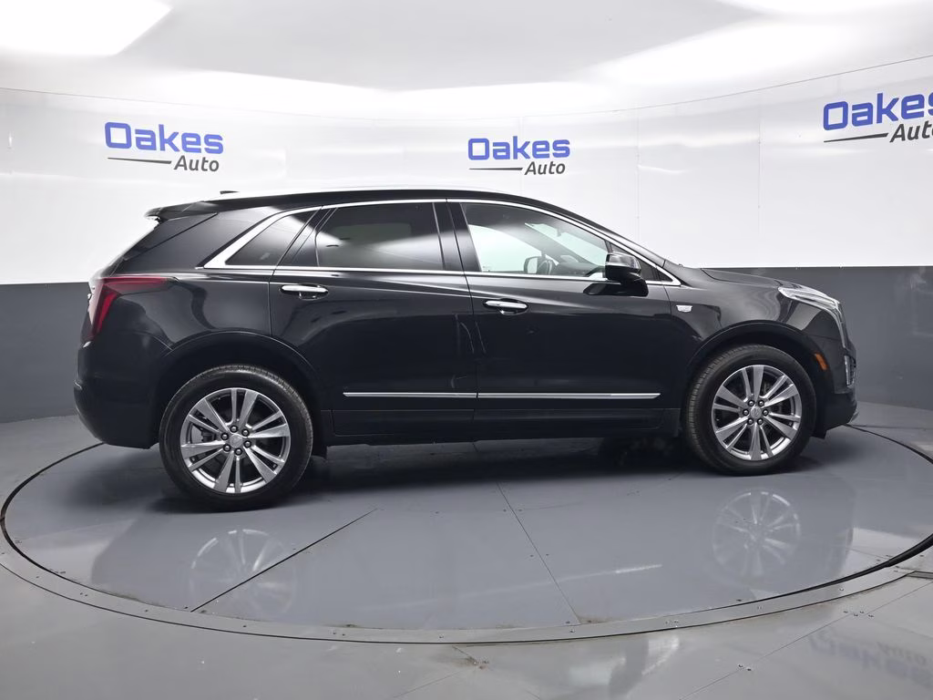 2024 Stellar Black Metallic Cadillac XT5 Premium Luxury AWD SUV