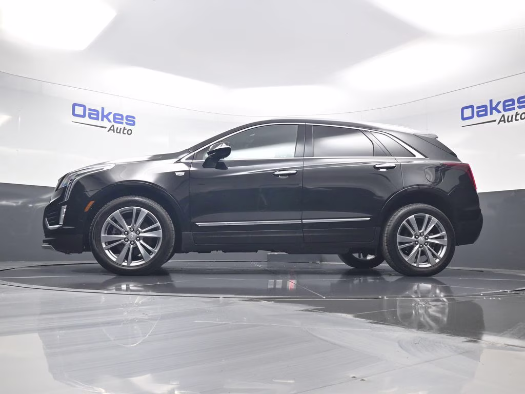 2024 Stellar Black Metallic Cadillac XT5 Premium Luxury AWD SUV