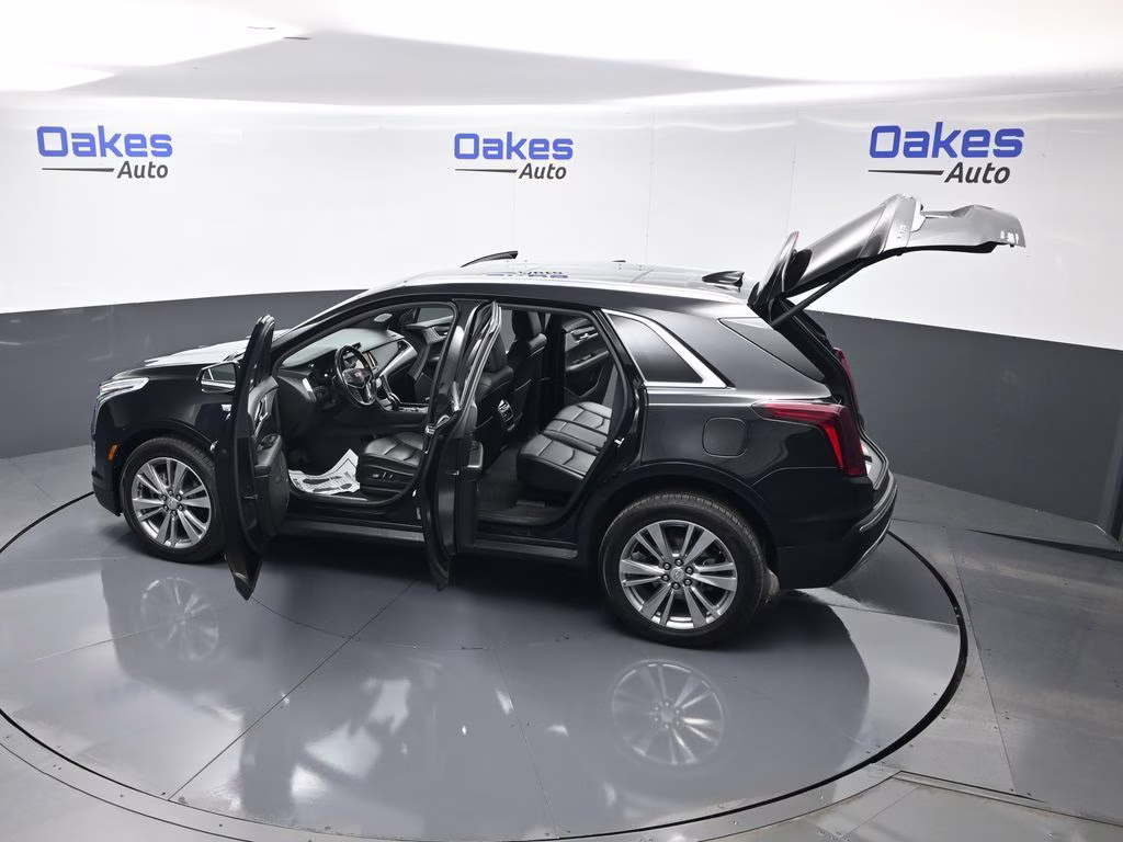 2024 Stellar Black Metallic Cadillac XT5 Premium Luxury AWD SUV