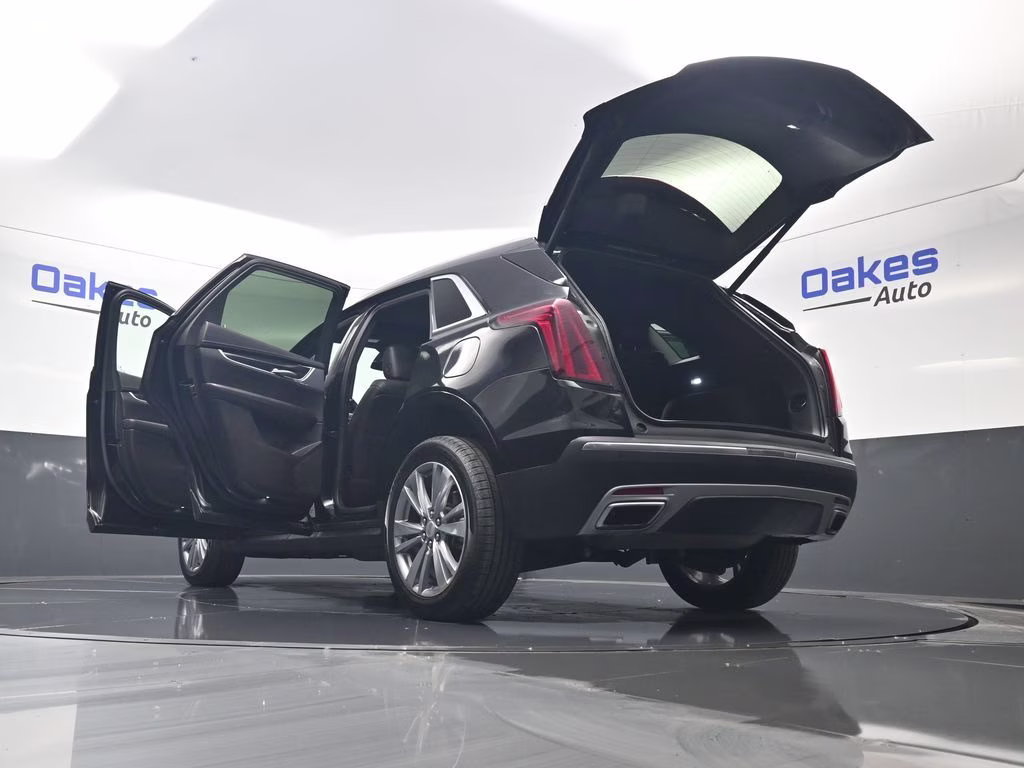 2024 Stellar Black Metallic Cadillac XT5 Premium Luxury AWD SUV
