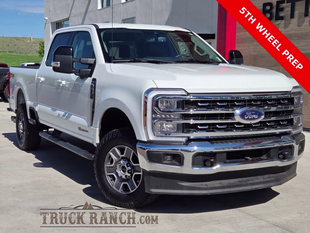 2024 White Ford Super Duty F-350 SRW Lariat 4X4 Truck
