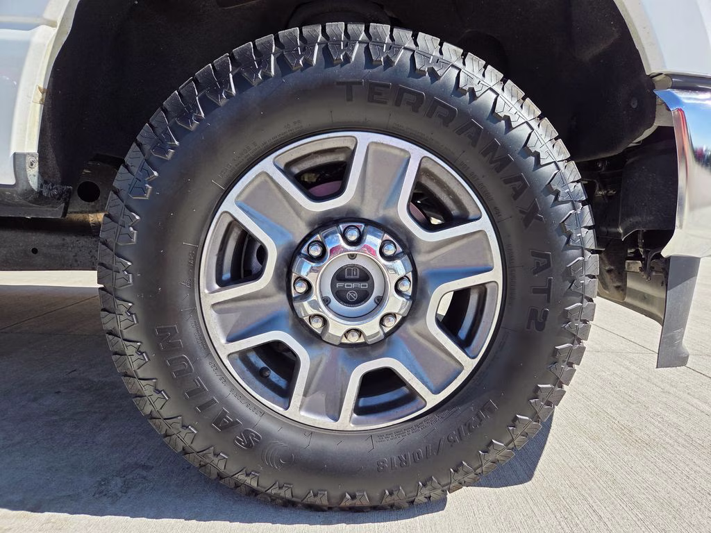 2024 White Ford Super Duty F-350 SRW Lariat 4X4 Truck