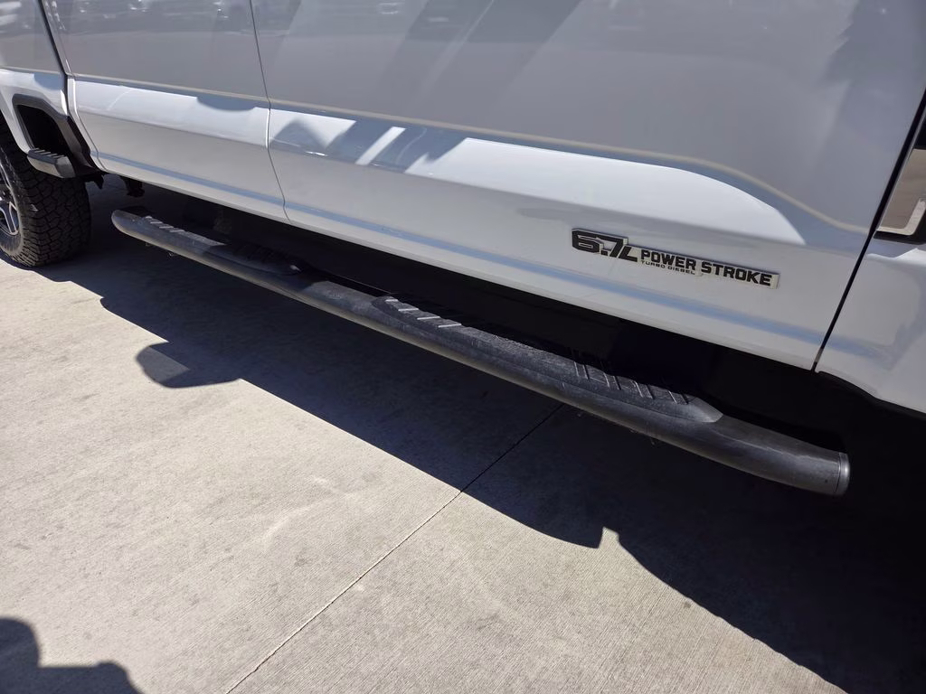 2024 White Ford Super Duty F-350 SRW Lariat 4X4 Truck