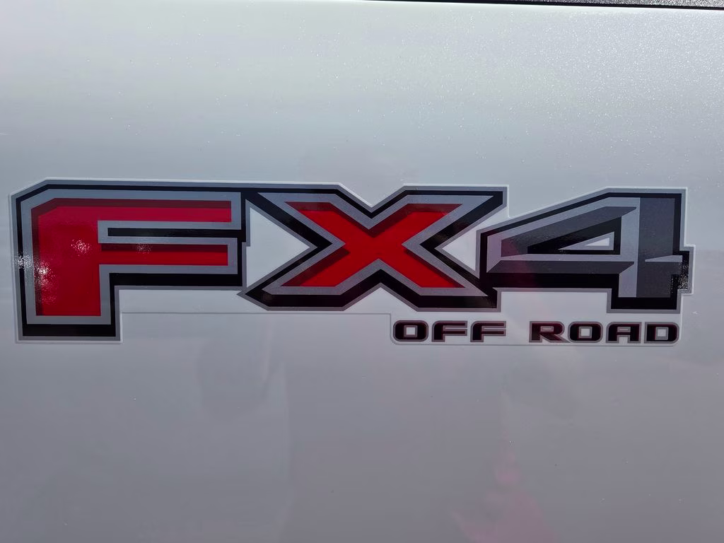 2024 White Ford Super Duty F-350 SRW Lariat 4X4 Truck