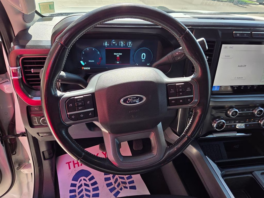 2024 White Ford Super Duty F-350 SRW Lariat 4X4 Truck