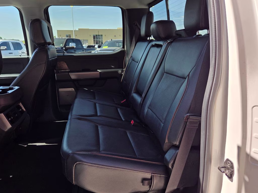 2024 White Ford Super Duty F-350 SRW Lariat 4X4 Truck