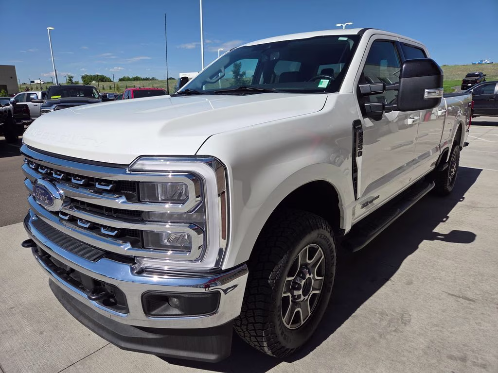 2024 White Ford Super Duty F-350 SRW Lariat 4X4 Truck