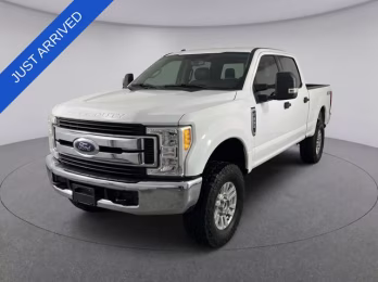 2017 Oxford White Ford Super Duty F-250 SRW XLT 4X4 Truck