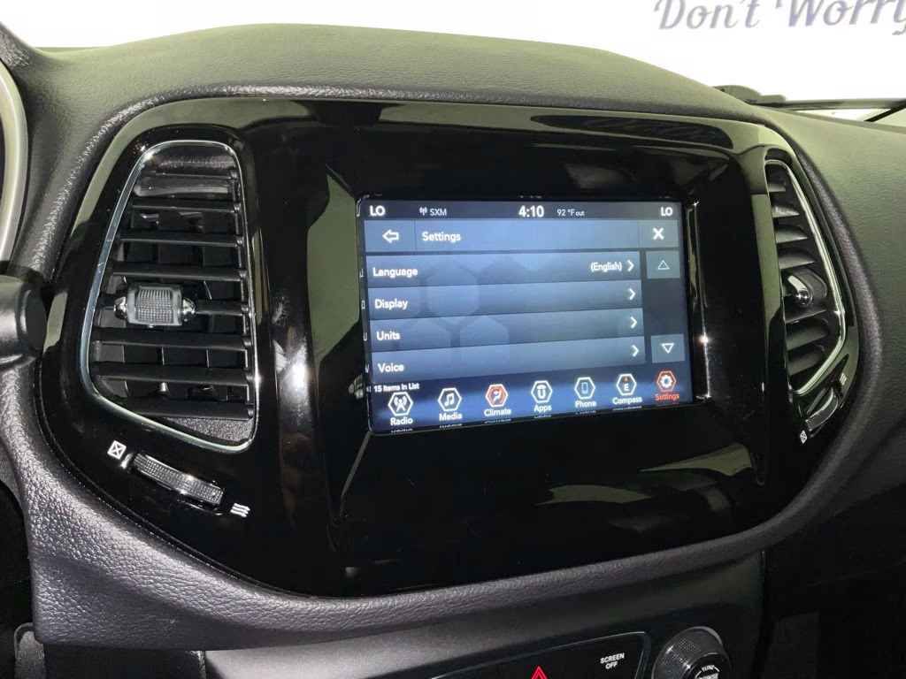2020 Diamond Black Crystal Pearlcoat Jeep Compass Altitude FWD SUV