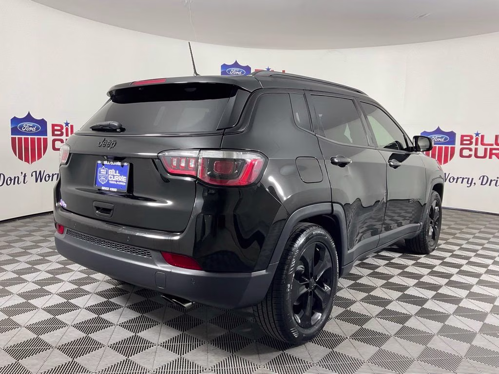 2020 Diamond Black Crystal Pearlcoat Jeep Compass Altitude FWD SUV