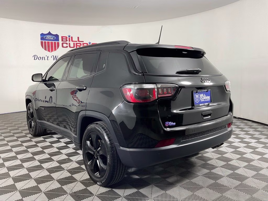 2020 Diamond Black Crystal Pearlcoat Jeep Compass Altitude FWD SUV