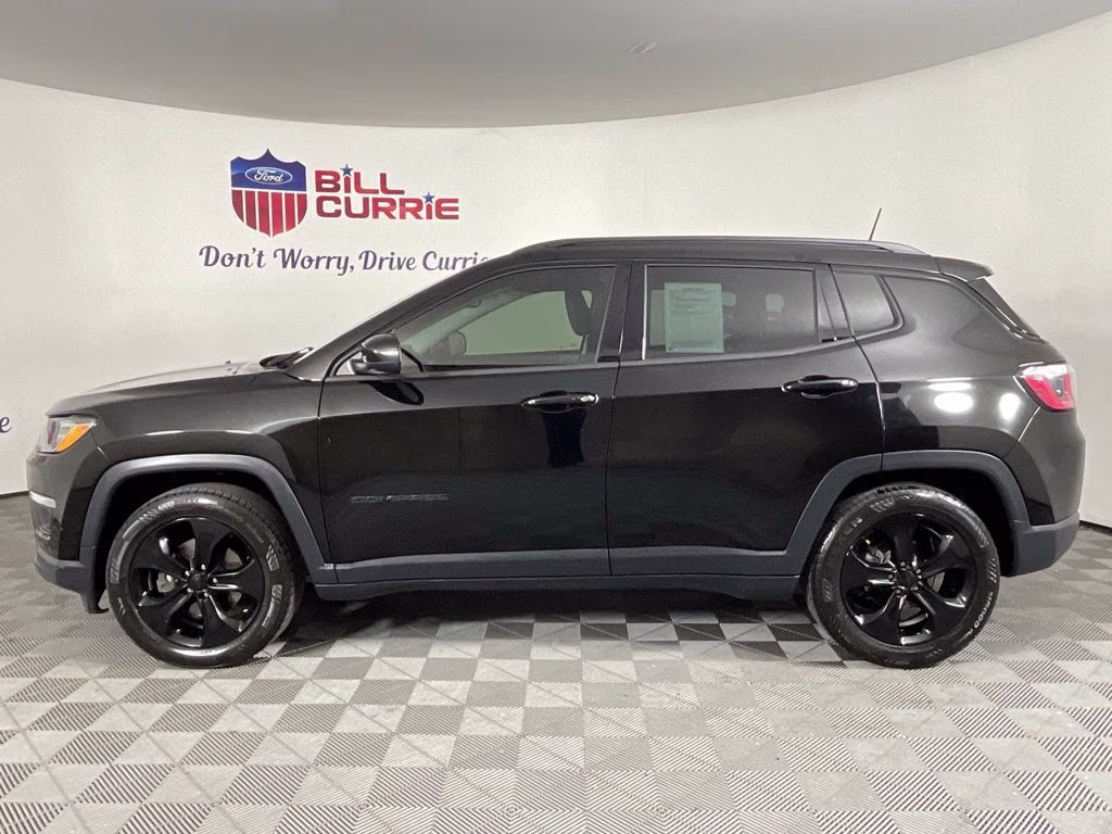 2020 Diamond Black Crystal Pearlcoat Jeep Compass Altitude FWD SUV