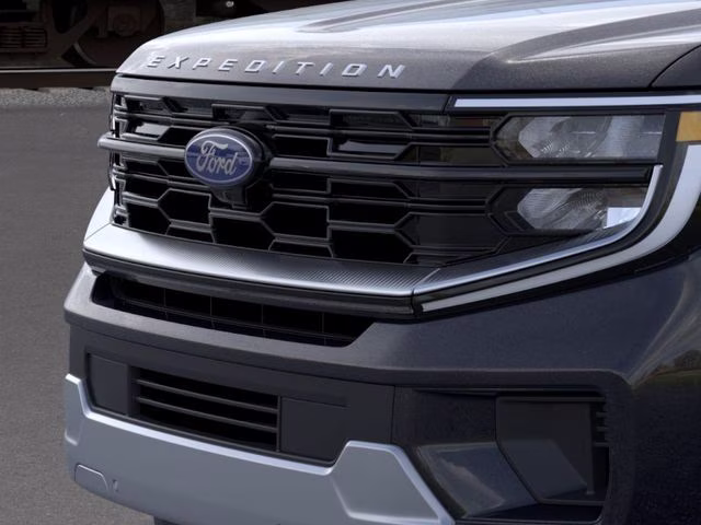 2026 Star White Metallic Tri-Coat Ford Expedition Max Platinum 4X4 SUV