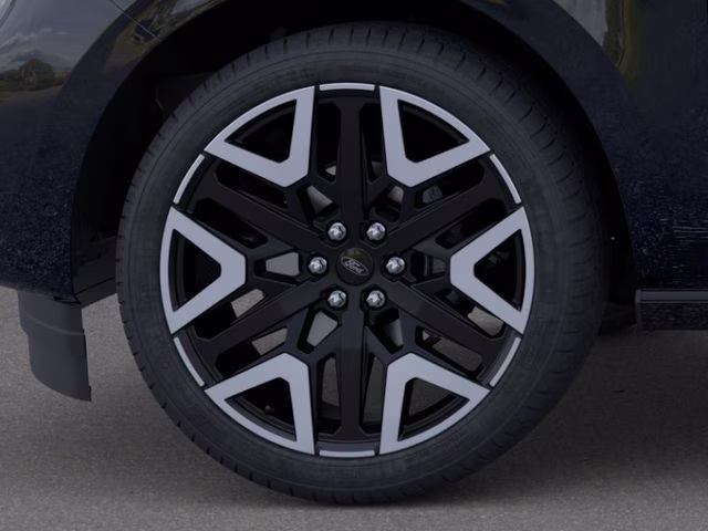 2026 Star White Metallic Tri-Coat Ford Expedition Max Platinum 4X4 SUV