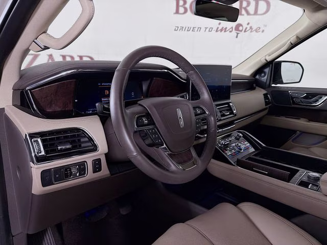 2022 Pearl Metallic Lincoln Navigator Reserve 4X4 SUV