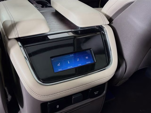 2022 Pearl Metallic Lincoln Navigator Reserve 4X4 SUV