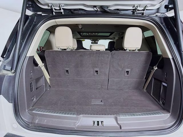 2022 Pearl Metallic Lincoln Navigator Reserve 4X4 SUV